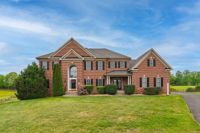 /international/us/4-jackson-place-middletown-va-110107871978/
