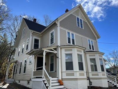 /international/us/109-1-2-warren-street-concord-nh-110108689552/