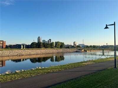 /international/us/1800-sw-2nd-street-des-moines-ia-110100749322/?lang=en