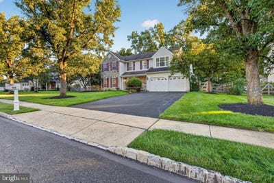/international/us/105-summit-place-lansdale-pa-110109993896/