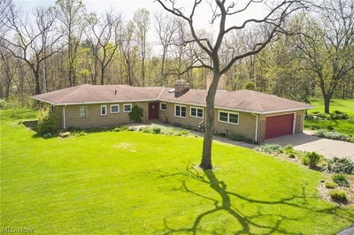 /international/us/3288-spring-valley-road-akron-oh-110107932831/