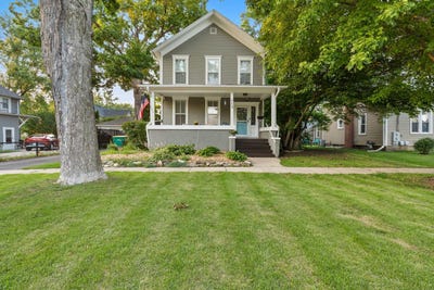 /international/us/113-e-ottawa-street-sycamore-il-110101154056/