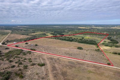 /international/us/14426-county-road-211-brookesmith-tx-110110371814/