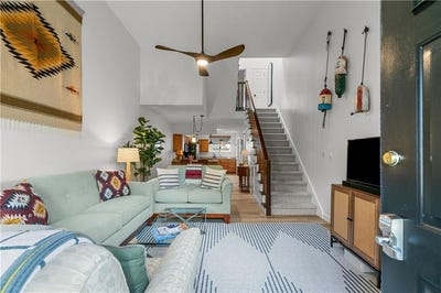/international/us/26-w-narragansett-avenue-newport-ri-110106931413/