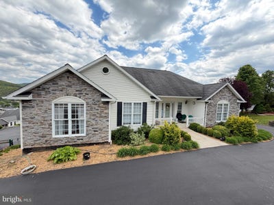 /international/us/1565-liberty-street-keyser-wv-110107804287/
