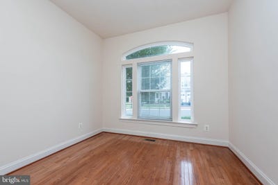 /international/us/200-smarty-jones-terrace-havre-de-grace-md-110101587160/