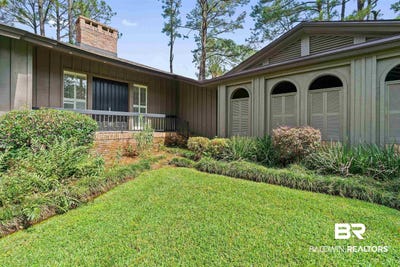 /international/us/18125-quail-run-fairhope-al-110109028982/