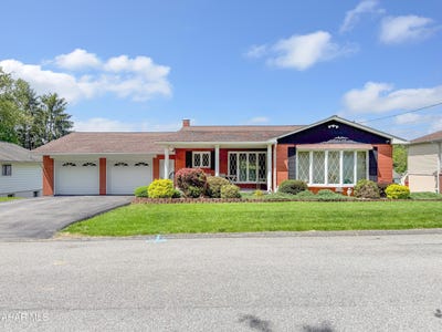 /international/us/325-woodland-street-ebensburg-pa-110108331125/