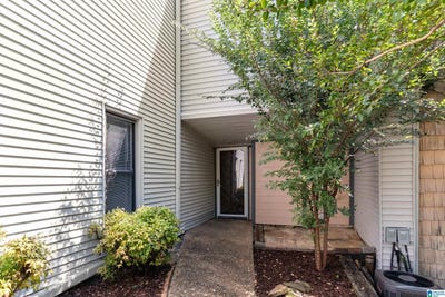 /international/us/18-berrywood-drive-vestavia-hills-al-110110209682/