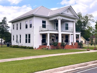 /international/us/702-s-9th-avenue-teague-tx-110107504671/