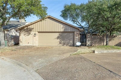 /international/us/1214-brook-hollow-court-bryan-tx-110106156162/