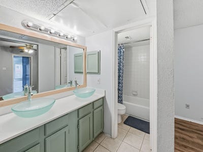 /international/us/9835-walnut-street-dallas-tx-110104235456/