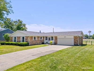 /international/us/210-georgeanna-street-yorkville-il-110104293450/