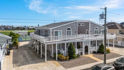 /international/us/146-83rd-street-stone-harbor-nj-110102387036/