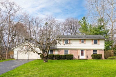 /international/us/92-hillary-lane-penfield-ny-110107078190/