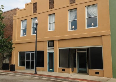 /international/us/103-105-washington-street-abbeville-sc-110107399020/
