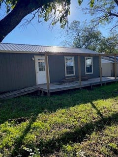 /international/us/209-s-avenue-d-cross-plains-tx-110105844998/