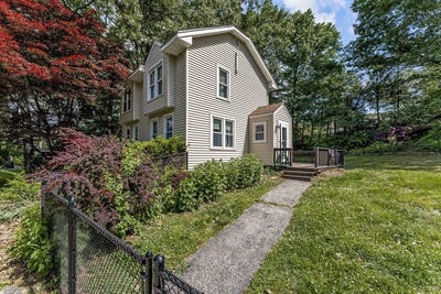 /international/us/11-scenic-ave-webster-ma-110108498188/