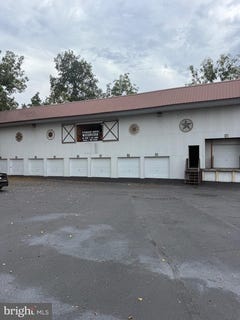 /international/us/1236-e-main-street-annville-pa-110103029983/