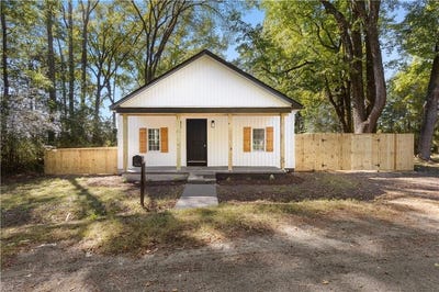 /international/us/17348-sebrell-avenue-courtland-va-110120637139/