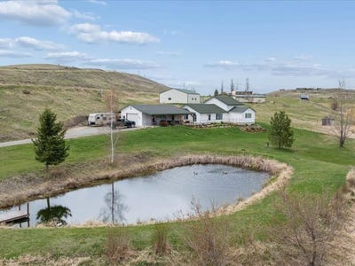 /international/us/130-hilltop-drive-eureka-mt-110106210762/