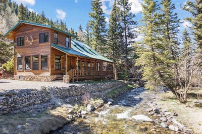 /international/us/50-valley-of-the-pines-red-river-nm-110099198842/