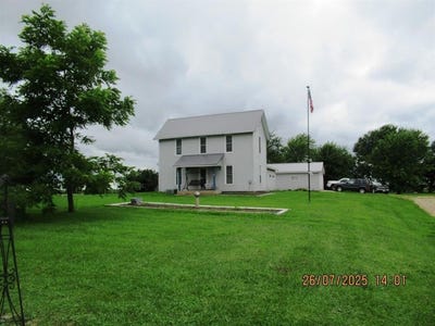 /international/us/719-quincy-avenue-clarence-ia-110101209800/