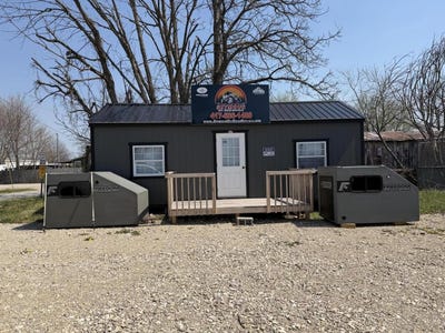 /international/us/120-n-main-street-seymour-mo-110107982437/