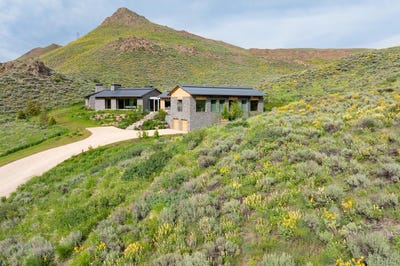 /international/us/220-lava-st-ketchum-id-110104902750/