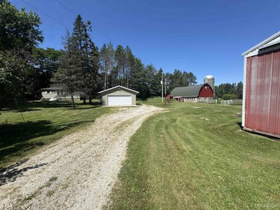 /international/us/n102999-state-highway-41-daggett-mi-110101047155/