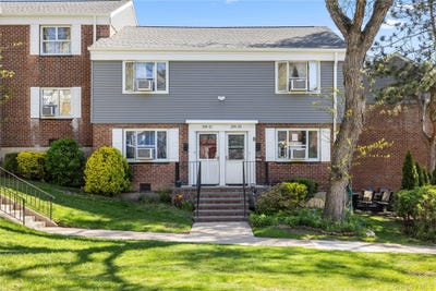 /international/us/224-23-manor-road-queens-ny-110107747938/