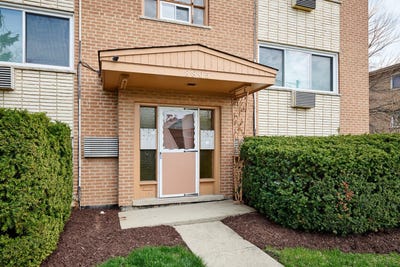 /international/us/8805-dee-road-des-plaines-il-110108537356/