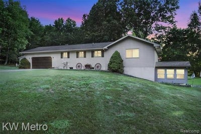 /international/us/355-dockham-road-columbiaville-mi-110101309129/
