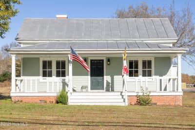 /international/us/113-stonewall-lane-edenton-nc-110103324326/