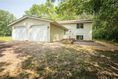 /international/us/1004-thomas-drive-ne-alexandria-mn-110101136476/