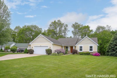 /international/us/5150-candlewood-court-coopersville-mi-110099664981/