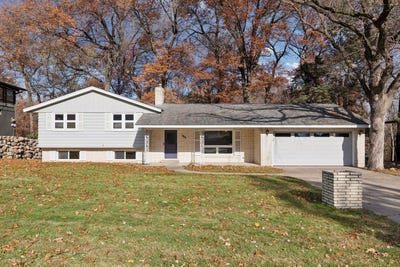 /international/us/1490-3rd-street-nw-new-brighton-mn-110103529821/