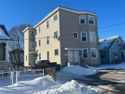 /international/us/33-home-street-west-warwick-ri-110105698387/