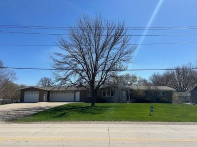 /international/us/240-n-8th-ave-hartley-ia-110107540546/