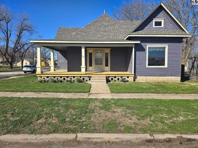 /international/us/300-e-thornton-st-moundridge-ks-110107910625/