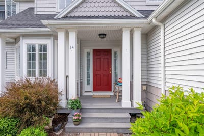 /international/us/14-larkspur-lane-brunswick-me-110108575071/