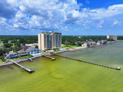 /international/us/825-bayshore-drive-pensacola-fl-110101331793/