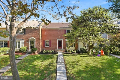 /international/us/8531-forrester-boulevard-springfield-va-110120456778/