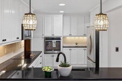/international/us/9550-collegeview-road-bloomington-mn-110106801878/