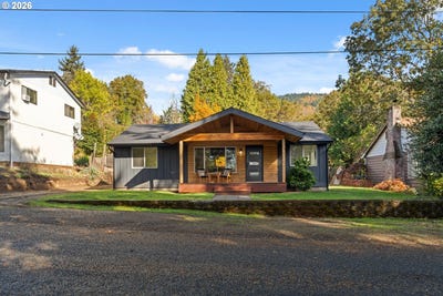 /international/us/646-se-oak-st-whitesalmon-wa-110120423748/
