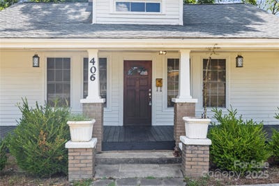 /international/us/406-n-main-street-clover-sc-110101063879/?lang=es
