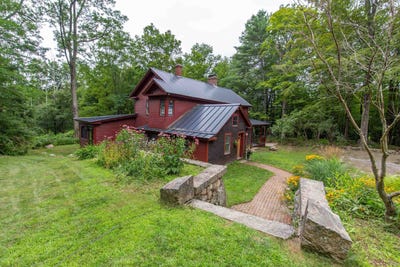 /international/us/314-old-mail-road-tamworth-nh-110108201916/