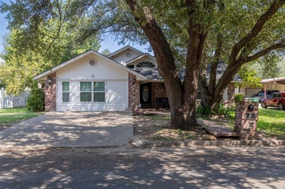 /international/us/704-e-16th-st-cameron-tx-110102280091/
