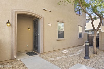 /international/us/8192-w-lynwood-street-phoenix-az-110102789487/