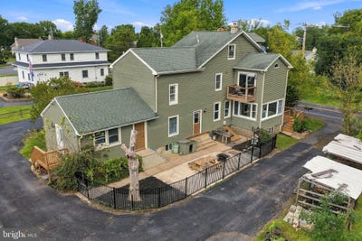 /international/us/928-s-old-bethlehem-pike-quakertown-pa-110120005563/